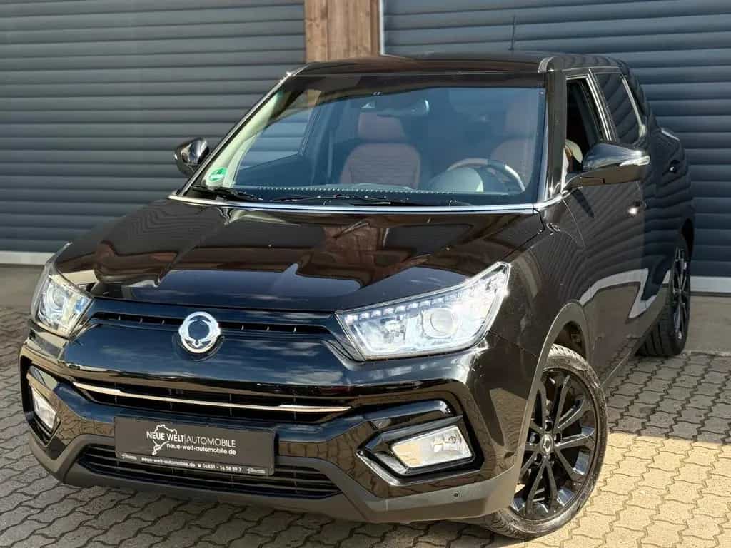 Ssangyong Tivoli 1.6 e-XGi SAPPHIRE/Leder/Navi/CAM/SHZ/App 01/2019-photo-1
