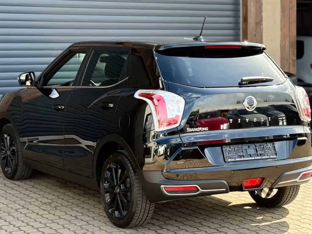 Ssangyong Tivoli 1.6 e-XGi SAPPHIRE/Leder/Navi/CAM/SHZ/App 01/2019-photo-13