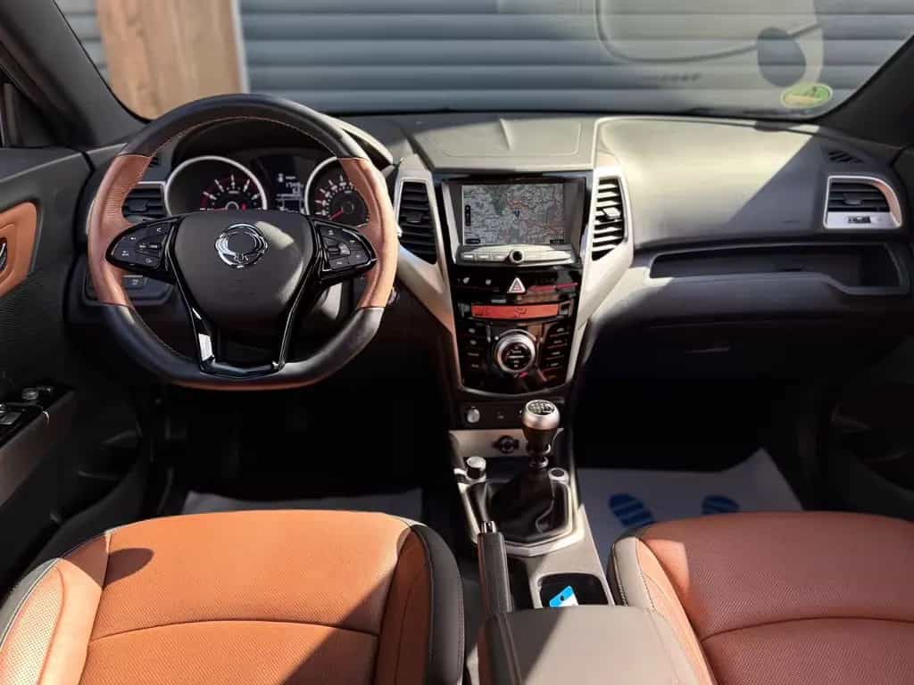 Ssangyong Tivoli 1.6 e-XGi SAPPHIRE/Leder/Navi/CAM/SHZ/App 01/2019-photo-15