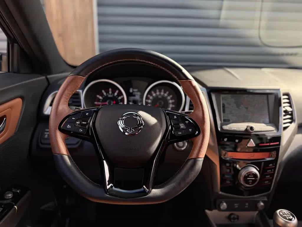 Ssangyong Tivoli 1.6 e-XGi SAPPHIRE/Leder/Navi/CAM/SHZ/App 01/2019-photo-16