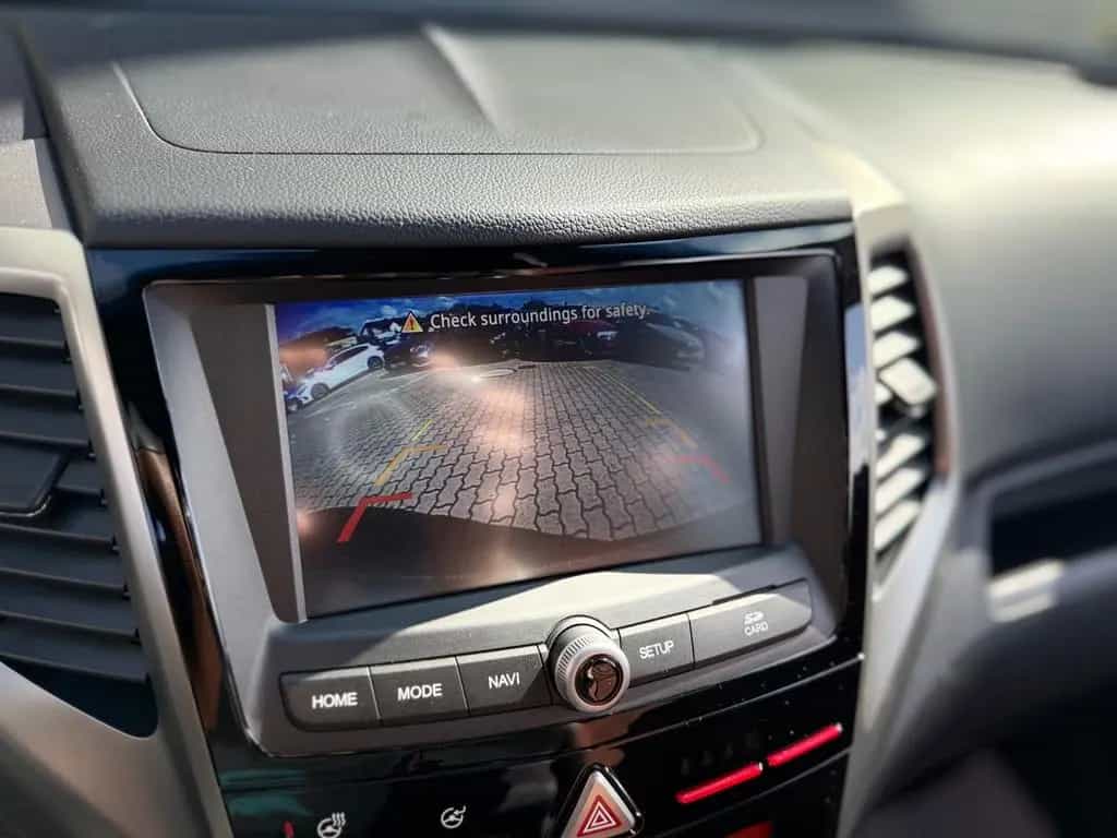 Ssangyong Tivoli 1.6 e-XGi SAPPHIRE/Leder/Navi/CAM/SHZ/App 01/2019-photo-18