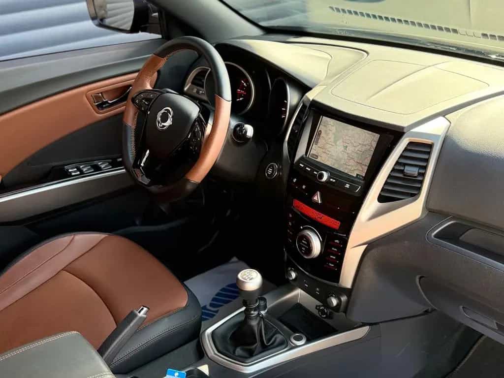 Ssangyong Tivoli 1.6 e-XGi SAPPHIRE/Leder/Navi/CAM/SHZ/App 01/2019-photo-21