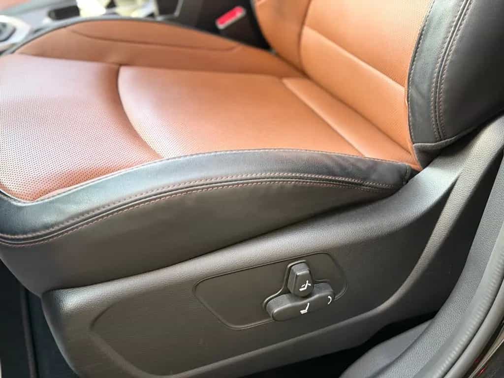 Ssangyong Tivoli 1.6 e-XGi SAPPHIRE/Leder/Navi/CAM/SHZ/App 01/2019-photo-26