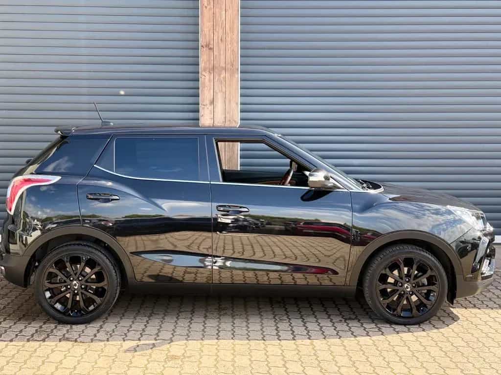Ssangyong Tivoli 1.6 e-XGi SAPPHIRE/Leder/Navi/CAM/SHZ/App 01/2019-photo-4