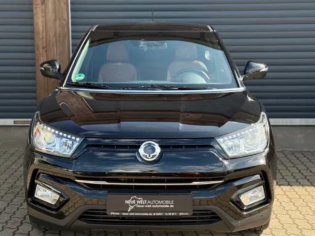 Ssangyong Tivoli 1.6 e-XGi SAPPHIRE/Leder/Navi/CAM/SHZ/App 01/2019-photo-6