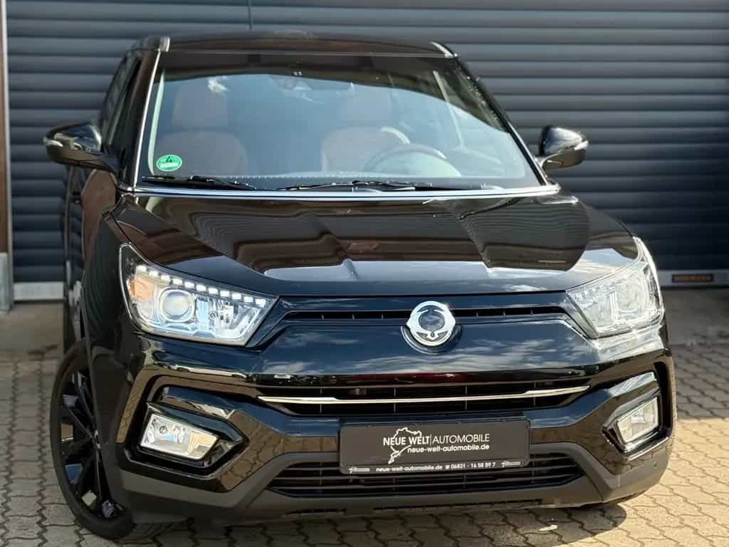 Ssangyong Tivoli 1.6 e-XGi SAPPHIRE/Leder/Navi/CAM/SHZ/App 01/2019-photo-8
