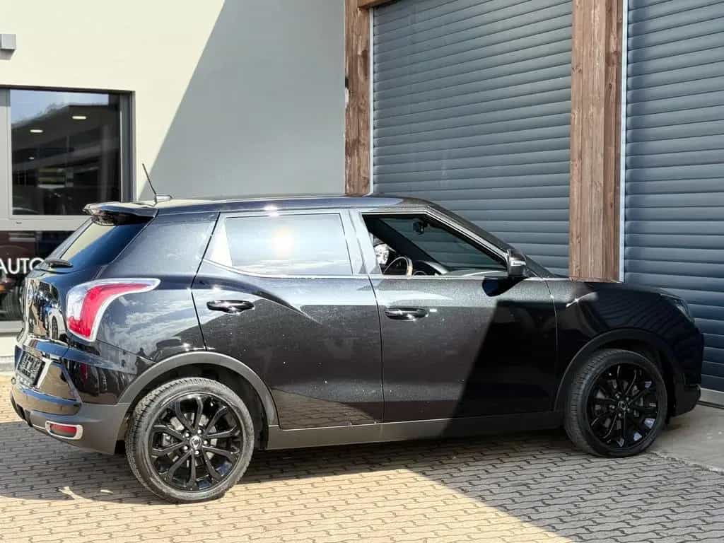 Ssangyong Tivoli 1.6 e-XGi SAPPHIRE/Leder/Navi/CAM/SHZ/App 01/2019-photo-9