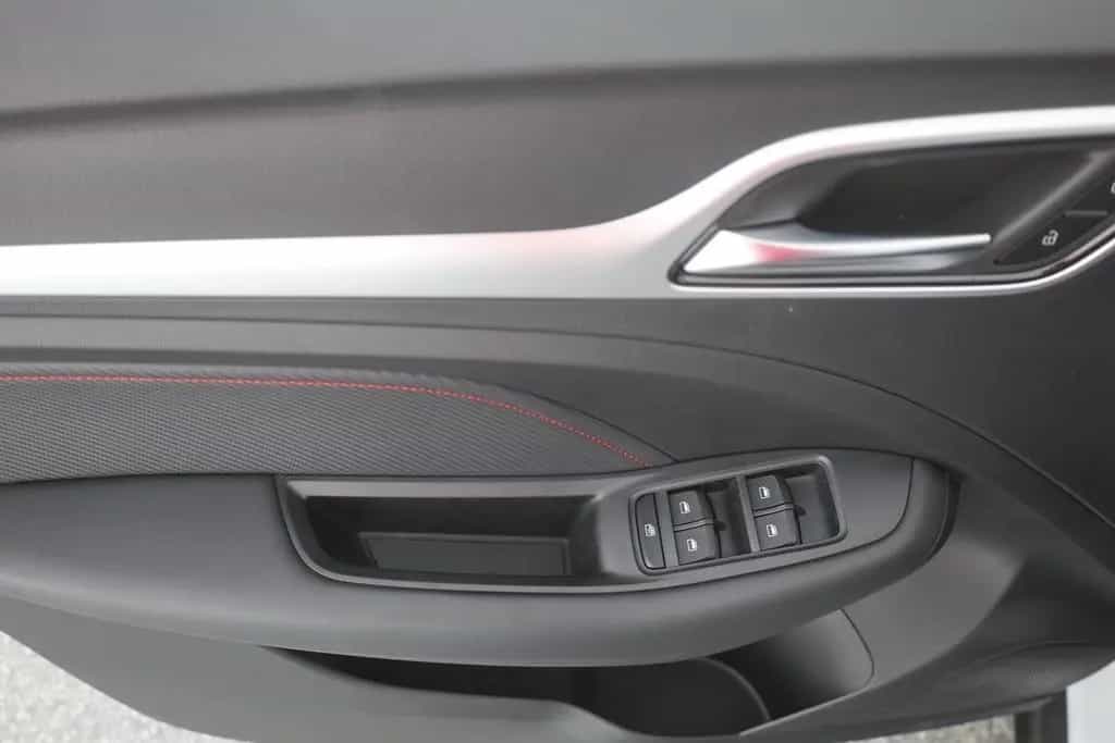 MG ZS 1.0 T-GDI Luxury LED Navi 360° Sitzheizung 12/2024-photo-23
