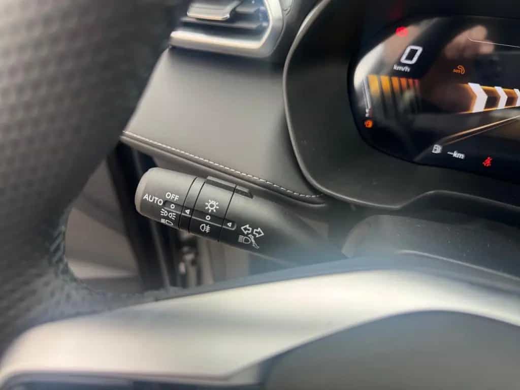 MG ZS 1.5 T 85 kW Comfort KEYLESS PDC SHZ LED 01/2026-photo-19