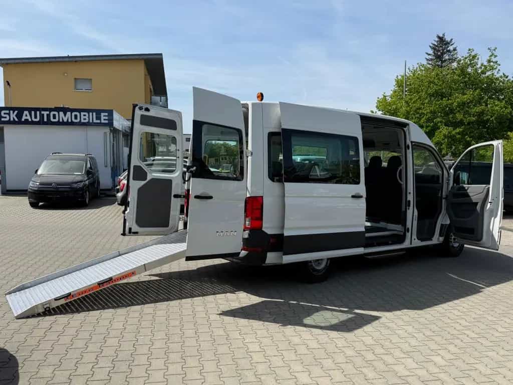 MAN TGE *AUTOMATIK*ROLLSTUHL RAMPE*KAMERA* 10/2021-photo-1