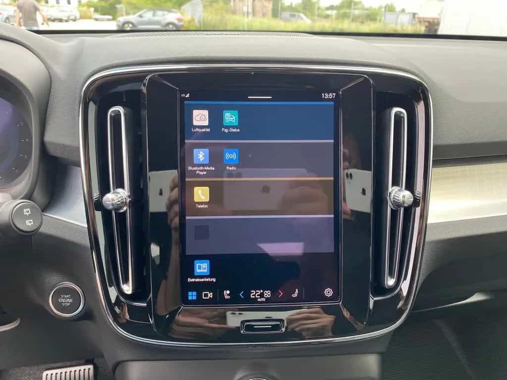 Volvo XC40 B3 Plus Black Edition 20" 360° ACC FHZ LED 03/2025-photo-10