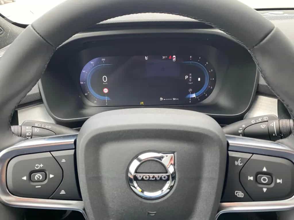 Volvo XC40 B3 Plus Black Edition 20" 360° ACC FHZ LED 03/2025-photo-16