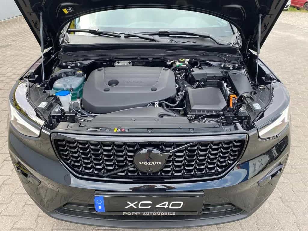 Volvo XC40 B3 Plus Black Edition 20" 360° ACC FHZ LED 03/2025-photo-18