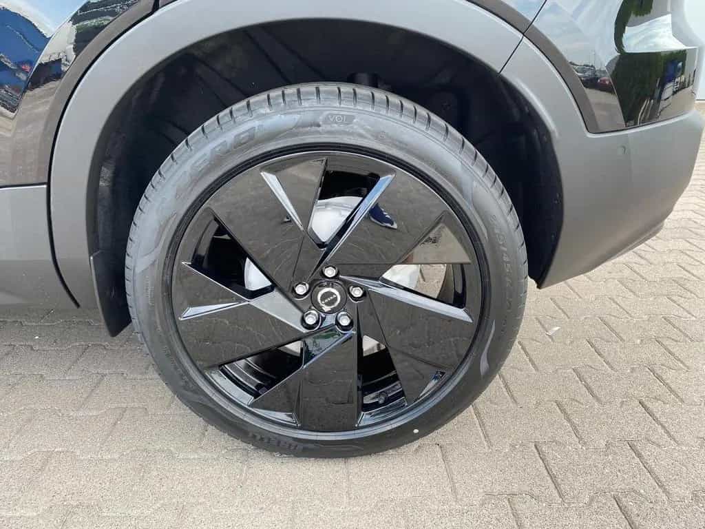 Volvo XC40 B3 Plus Black Edition 20" 360° ACC FHZ LED 03/2025-photo-4