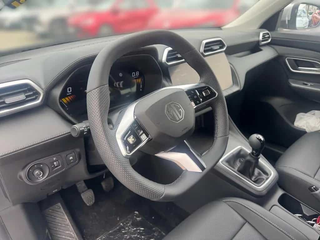 MG ZS 1.5 T 85 kW Comfort KEYLESS PDC SHZ LED 02/2026-photo-8