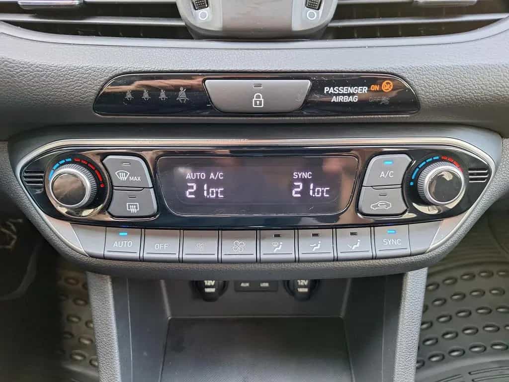 Hyundai i30 cw 1.0 T-GDI Style Klimaaut,|SHZ|PDC|RFK 08/2018-photo-24
