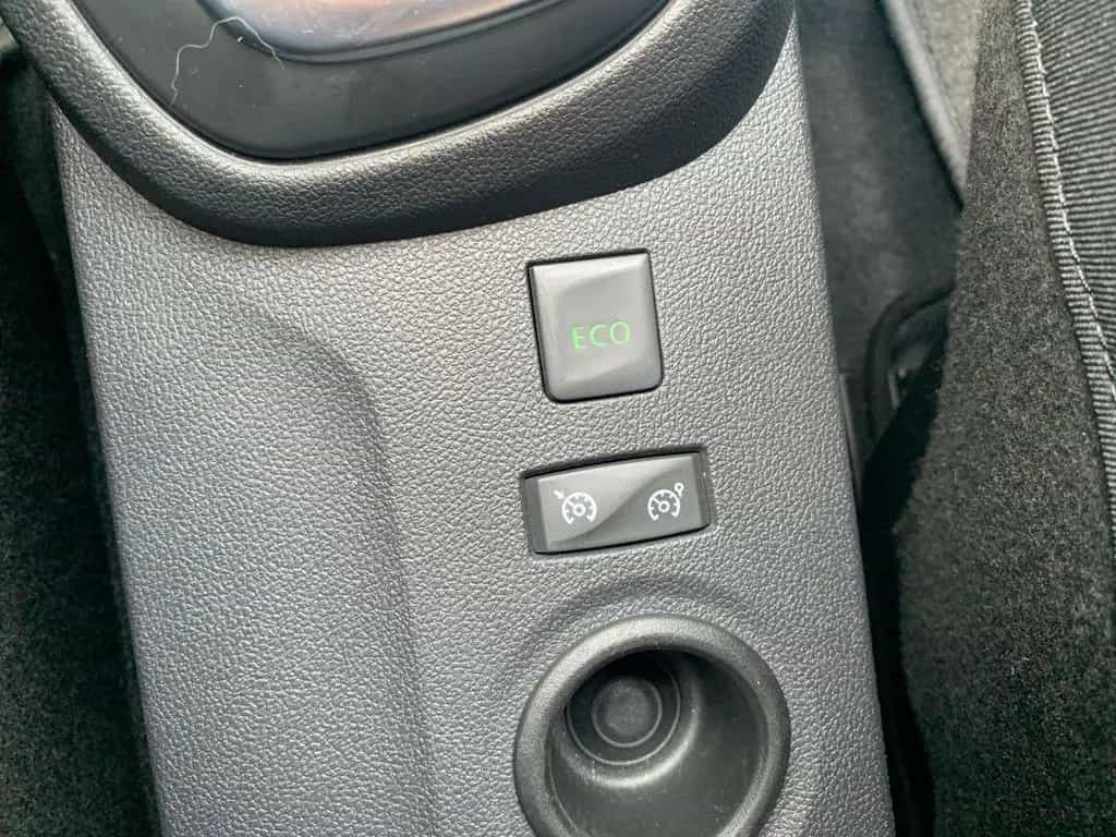Renault Captur INTENS TCe 150 GPF AUTOMATIK NAVI+SHZ+AHK 11/2019-photo-38