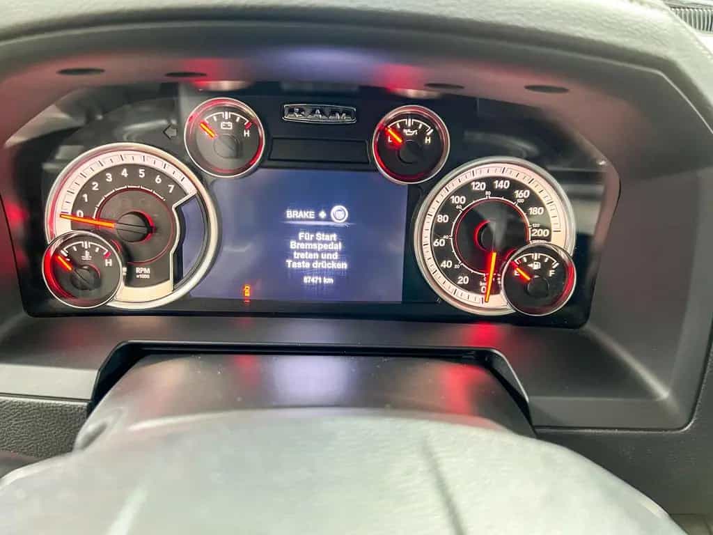 Dodge RAM 1500 5.7l V8 HEMI,LPG, AHK,1.Hd, UNFALLFREI 02/2018-photo-11