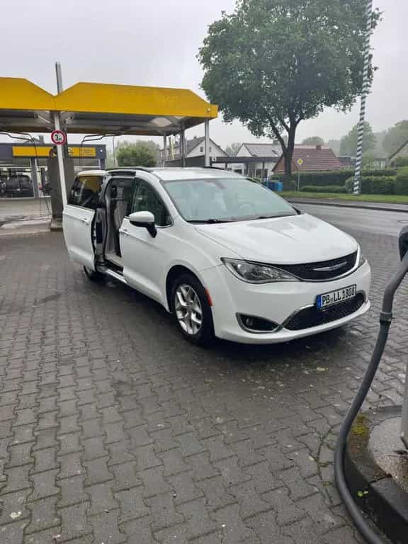 Chrysler Pacifica 02/2019-photo-3