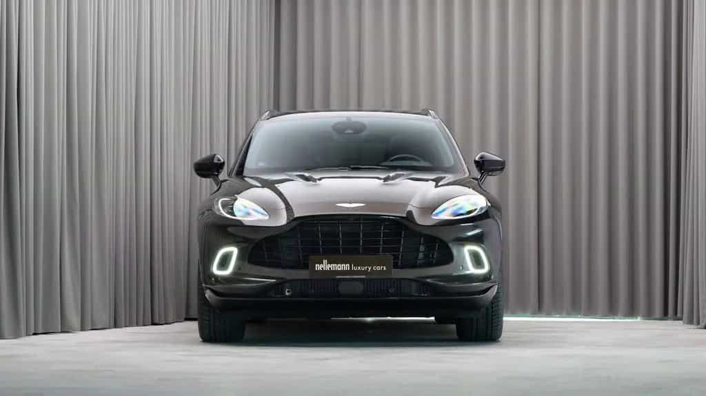 Aston Martin DBX w. Minotaur Green paint and 1 owner 01/2021-photo-2