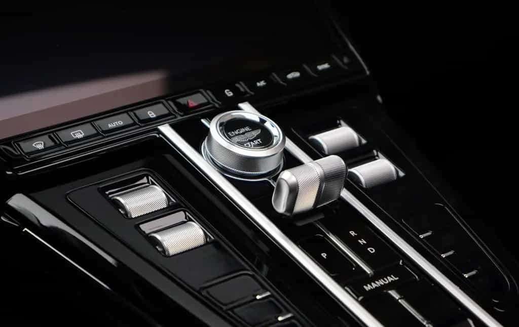 Aston Martin V8 Vantage 4.0 V8 Roadster null-photo-17