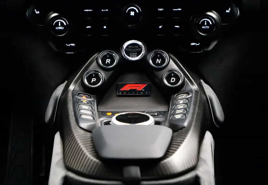 Aston Martin V8 Vantage Vantage F1 w. Carbon Seats & QuickSilver 01/2023-photo-6
