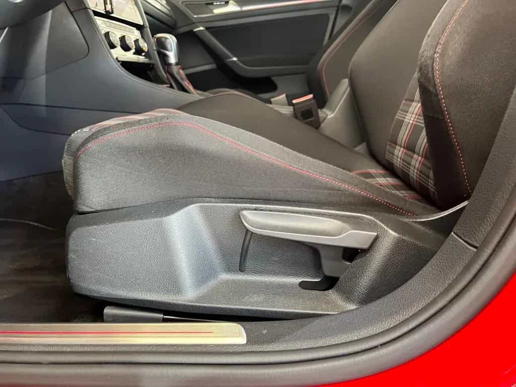 Volkswagen Golf GTI Performance *PDC*LED*APP CONNECT* 01/2020-photo-7
