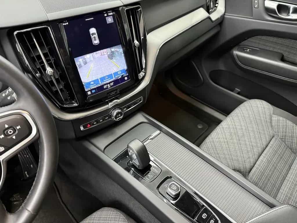 Volvo XC60 B4 Core, 1.Hand, LED, ACC, Navi, Kamera 01/2023-photo-10