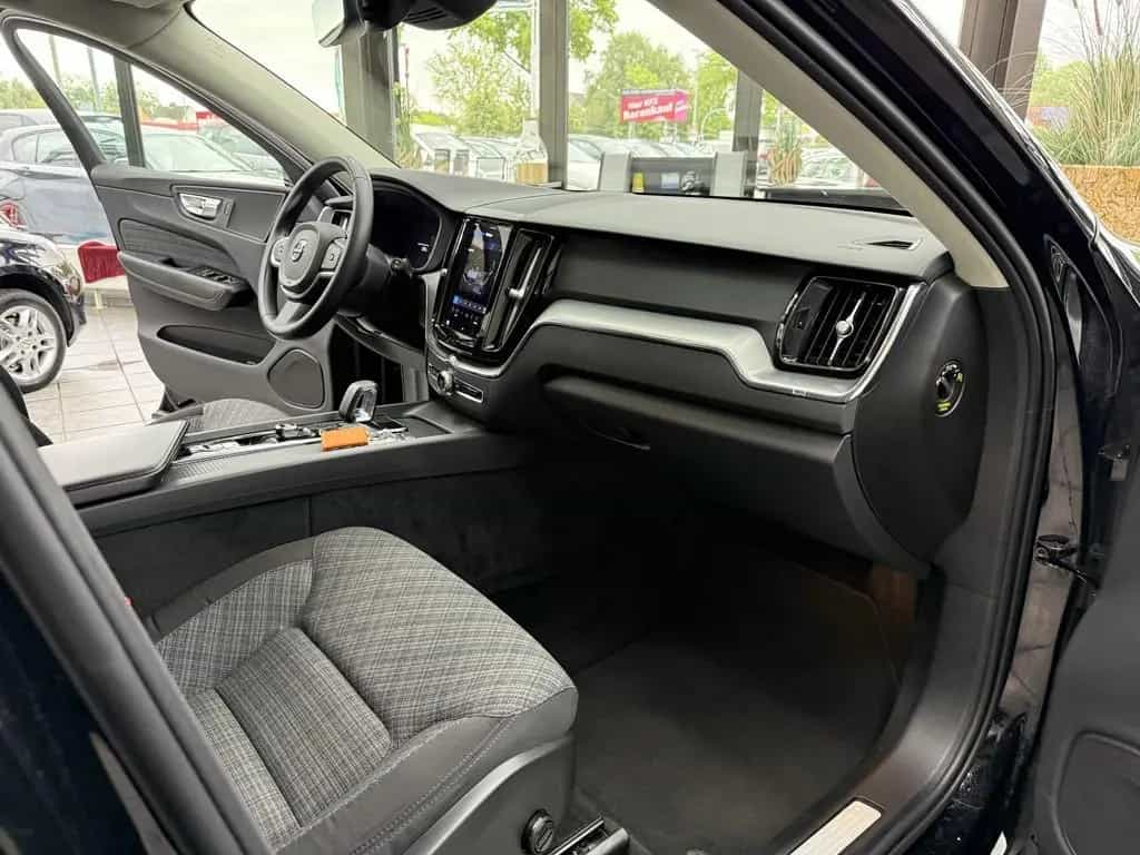 Volvo XC60 B4 Core, 1.Hand, LED, ACC, Navi, Kamera 01/2023-photo-17