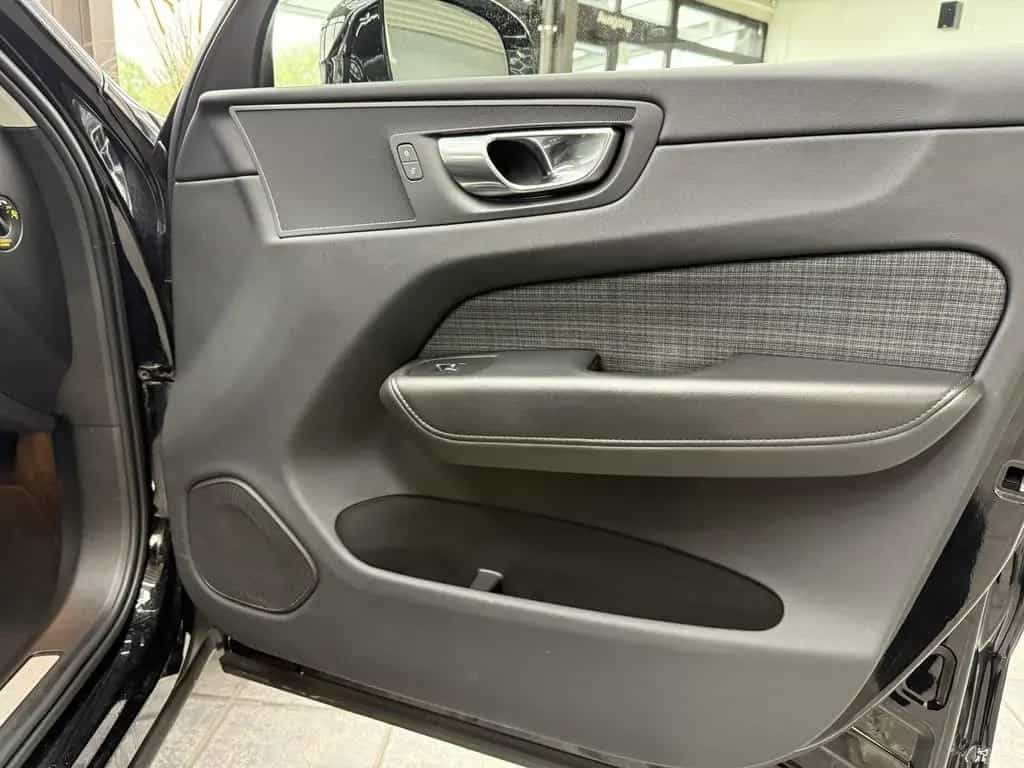 Volvo XC60 B4 Core, 1.Hand, LED, ACC, Navi, Kamera 01/2023-photo-22