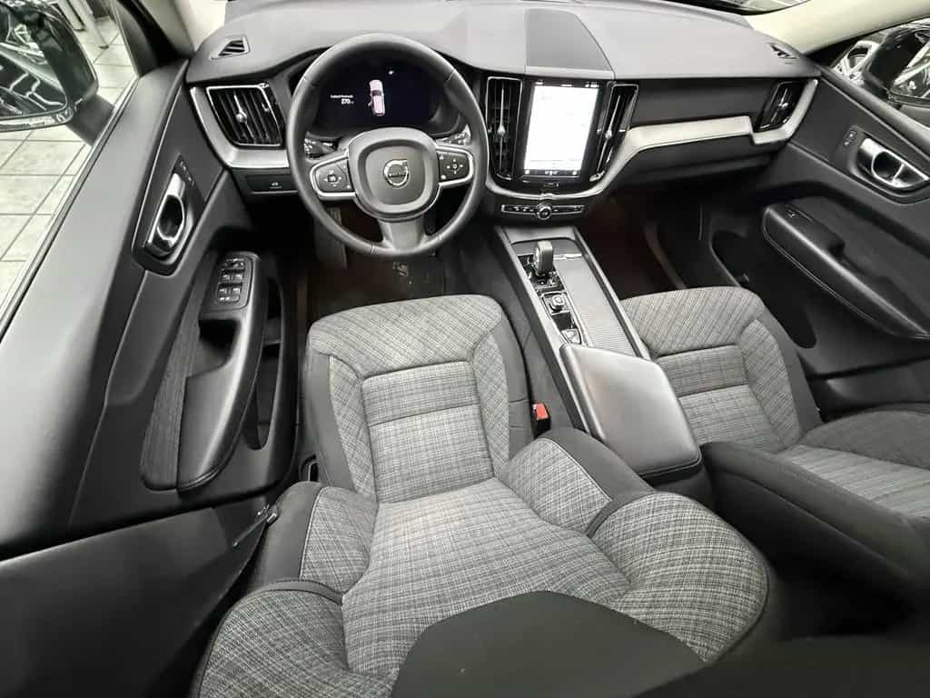 Volvo XC60 B4 Core, 1.Hand, LED, ACC, Navi, Kamera 01/2023-photo-7