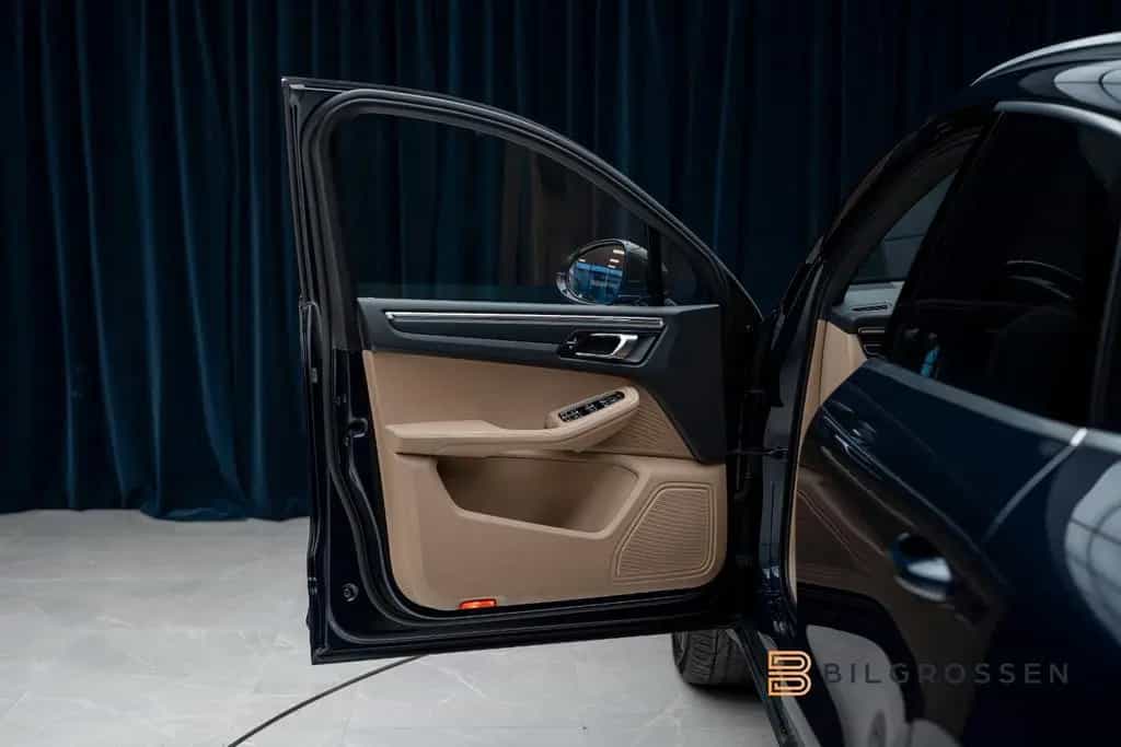 Porsche Macan PDK Sport Chrono SportsExhaust Camera 11/2022-photo-12