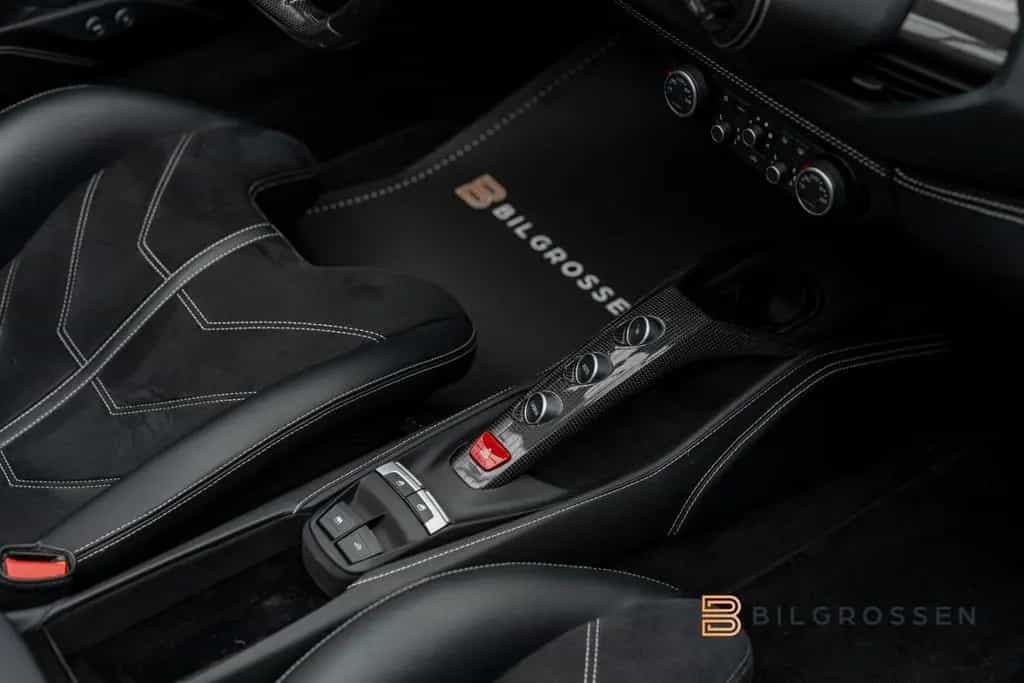 Ferrari 488 Spider 488 GTS Spider Bucket Seats Carbon Novitec 02/2017-photo-26