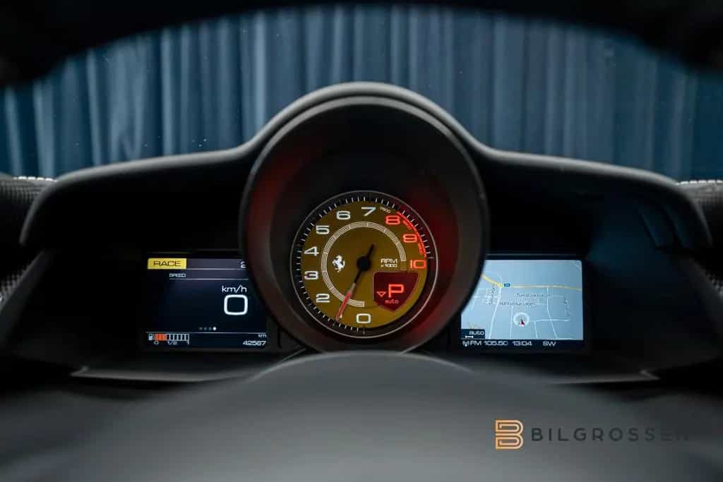 Ferrari 488 Spider 488 GTS Spider Bucket Seats Carbon Novitec 02/2017-photo-29