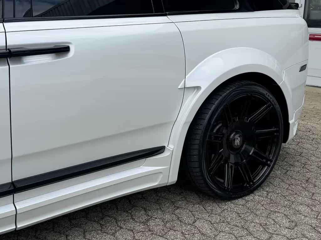 Rolls-Royce Cullinan /NOVITEC/WIDEBODY/24''/FOND-TV/STERNEHIM 08/2019-photo-10