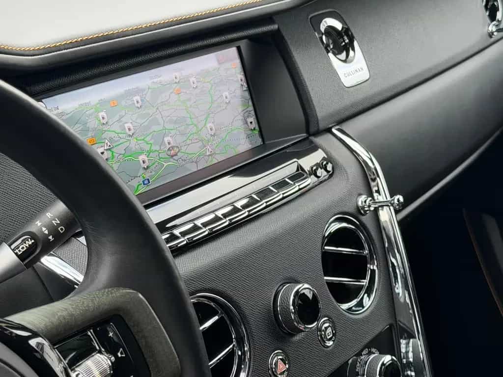 Rolls-Royce Cullinan /NOVITEC/WIDEBODY/24''/FOND-TV/STERNEHIM 08/2019-photo-21