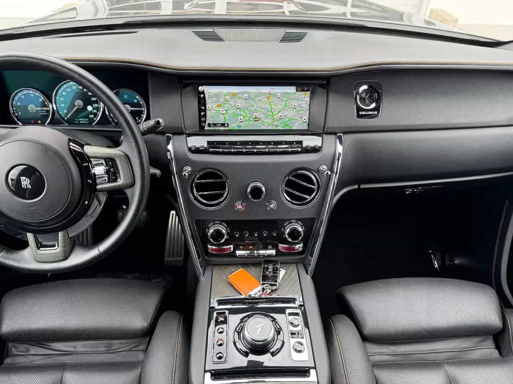 Rolls-Royce Cullinan /NOVITEC/WIDEBODY/24''/FOND-TV/STERNEHIM 08/2019-photo-38