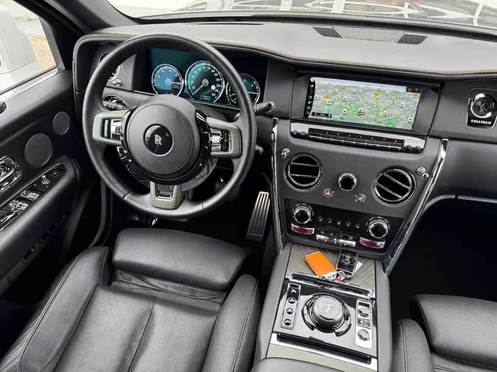 Rolls-Royce Cullinan /NOVITEC/WIDEBODY/24''/FOND-TV/STERNEHIM 08/2019-photo-39
