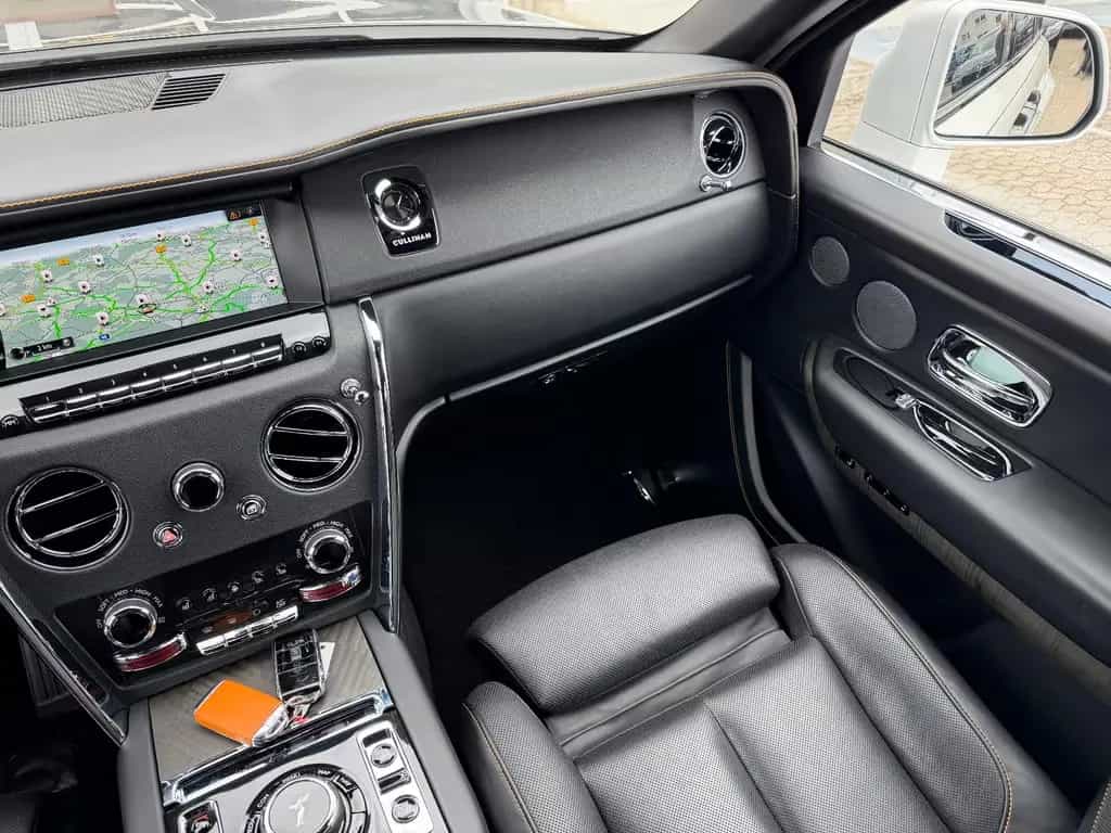 Rolls-Royce Cullinan /NOVITEC/WIDEBODY/24''/FOND-TV/STERNEHIM 08/2019-photo-40