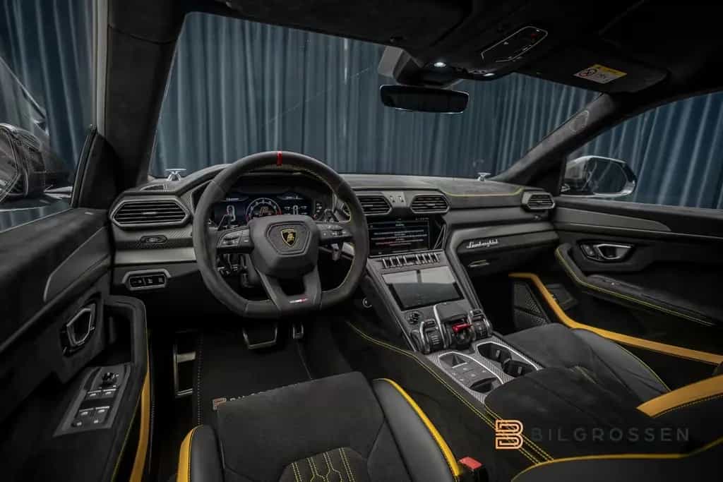 Lamborghini Urus Performante B&O Full Carbon Massage 23" 11/2023-photo-17