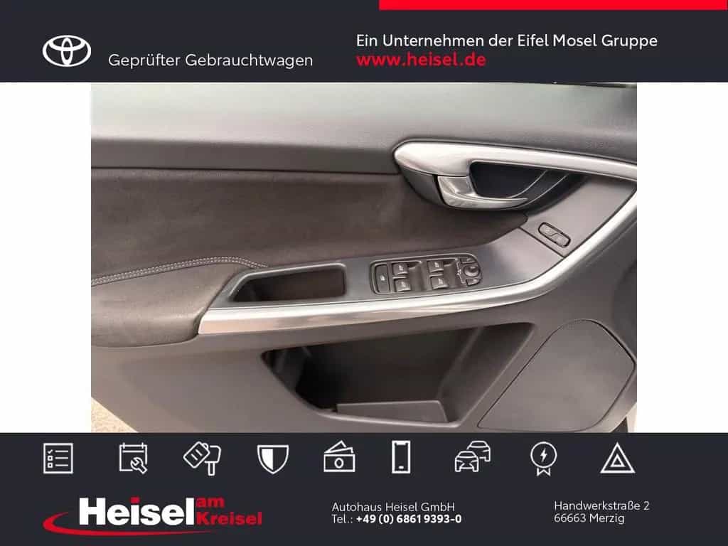 Volvo XC60 2.4 Momentum AWD R-Design/Memory/Sensus Con 08/2017-photo-14