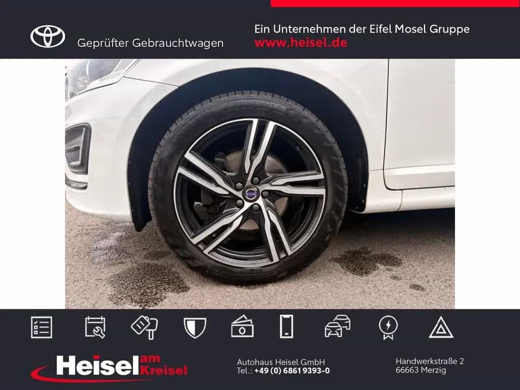Volvo XC60 2.4 Momentum AWD R-Design/Memory/Sensus Con 08/2017-photo-17