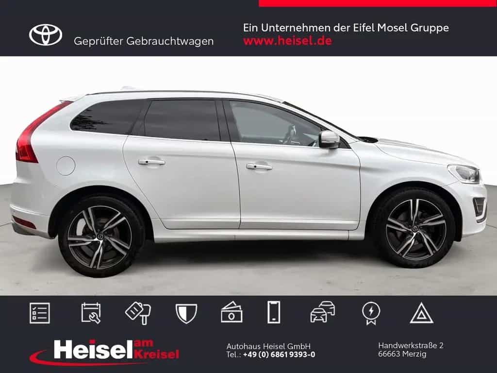 Volvo XC60 2.4 Momentum AWD R-Design/Memory/Sensus Con 08/2017-photo-3