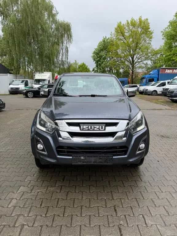 Isuzu D-Max 08/2017-photo-1