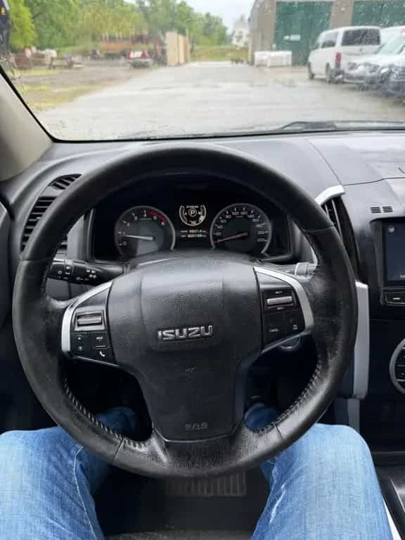 Isuzu D-Max 08/2017-photo-11
