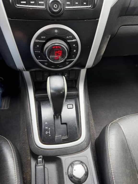 Isuzu D-Max 08/2017-photo-13