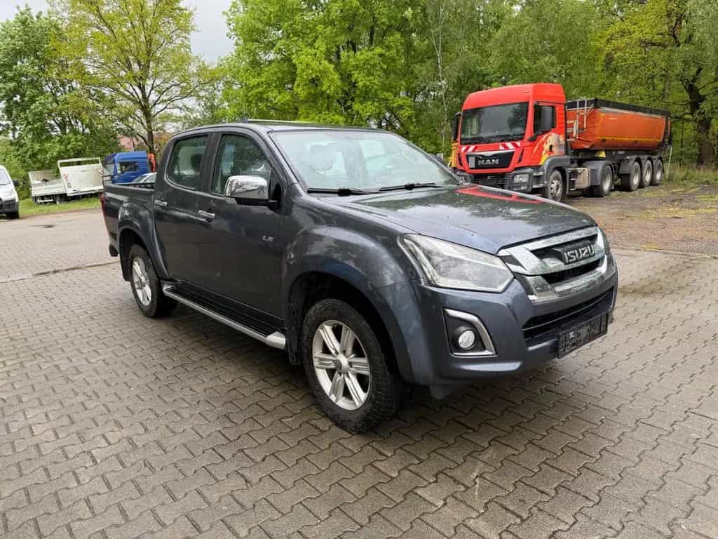 Isuzu D-Max 08/2017-photo-2