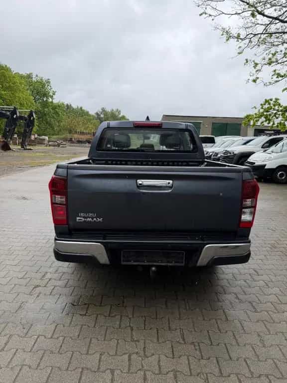 Isuzu D-Max 08/2017-photo-4