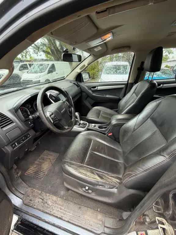 Isuzu D-Max 08/2017-photo-9