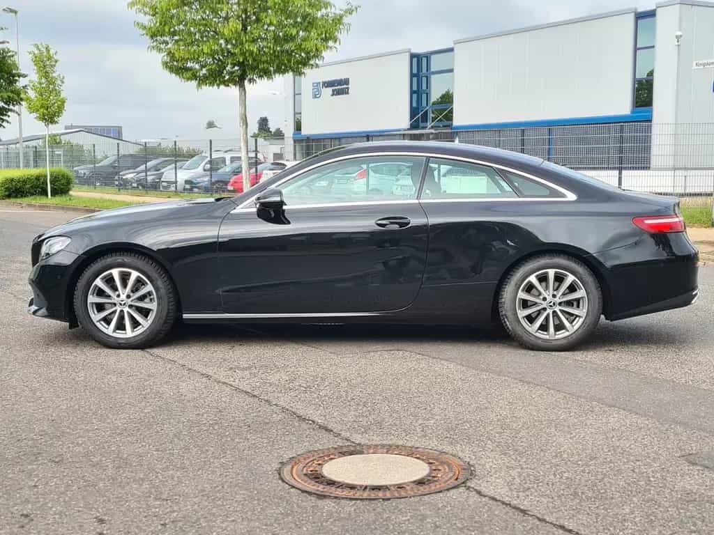 Mercedes-Benz E 200 Coupe *Autom.*Kamera*Navi*SHZ*Leder*LED* 08/2018-photo-1
